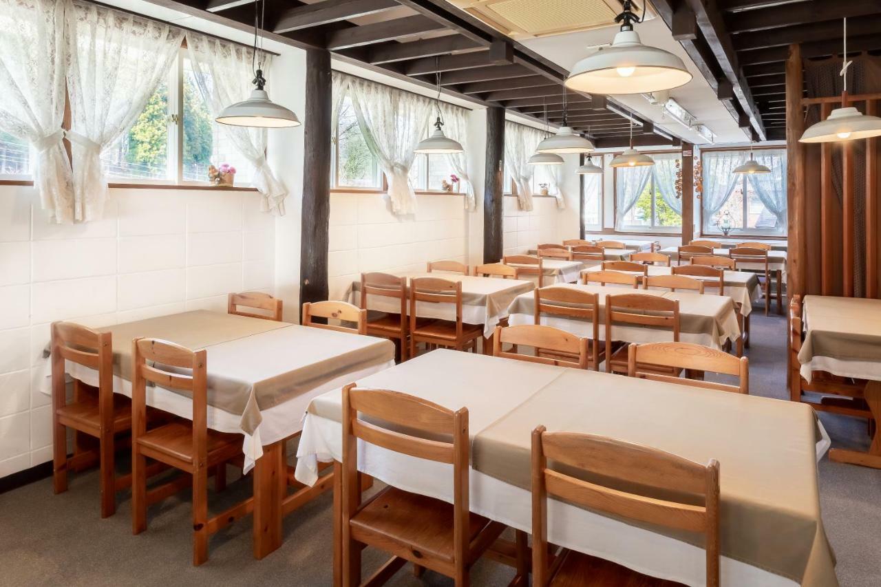 Community House Tyrolien Hotel Hakuba Exterior foto